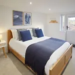 Host & Stay - Osborne House